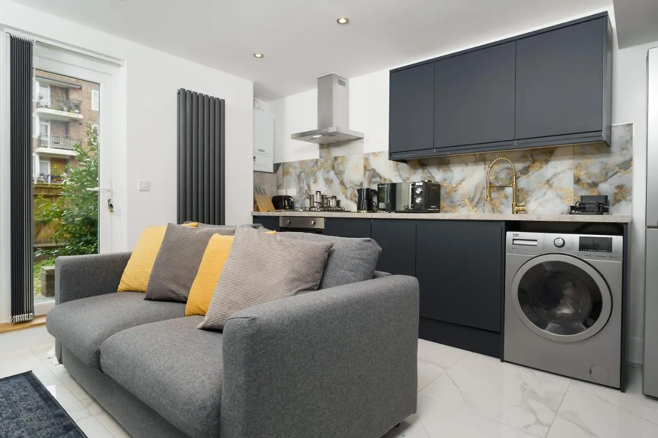 Boutique Flat Near O2 & Excel Apartment London